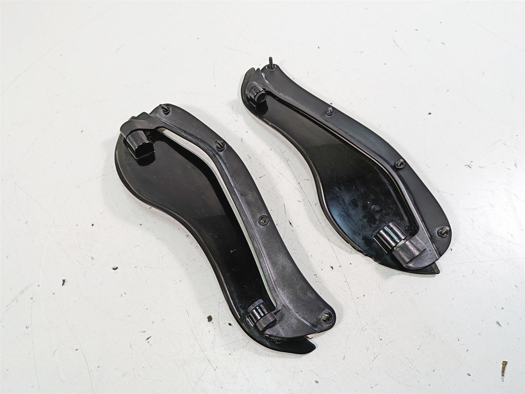 2008 Harley FLHTCU Electra Glide Front Fairing Side Wind Deflector Read 58128-08 {{ shop.shopifyCountryName }} - Mototech271