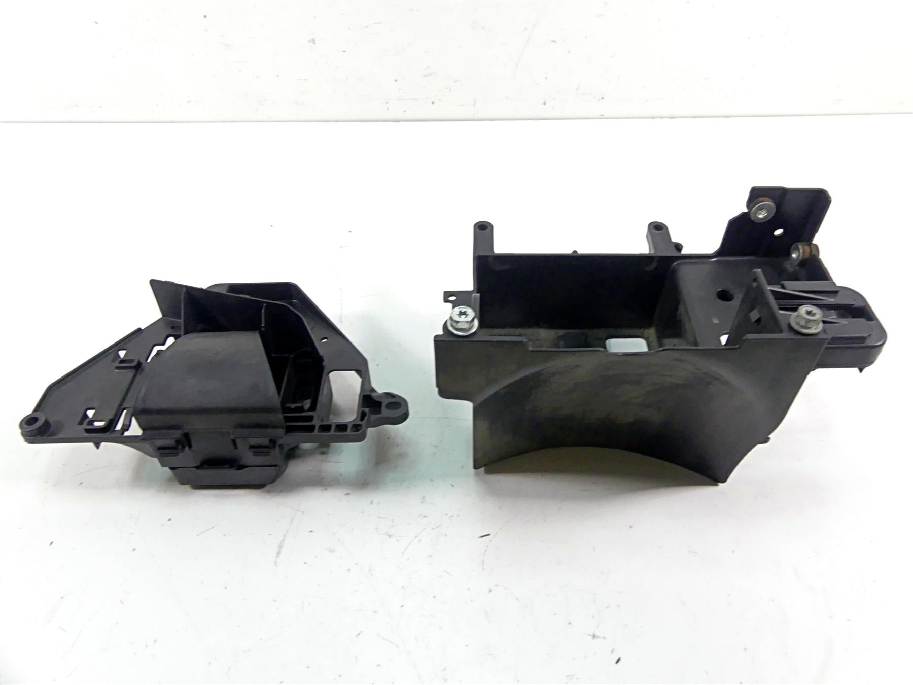 2011 Harley Touring FLTRX Road Glide Battery Tray Electrical Holder Set 66281-09 | Mototech271