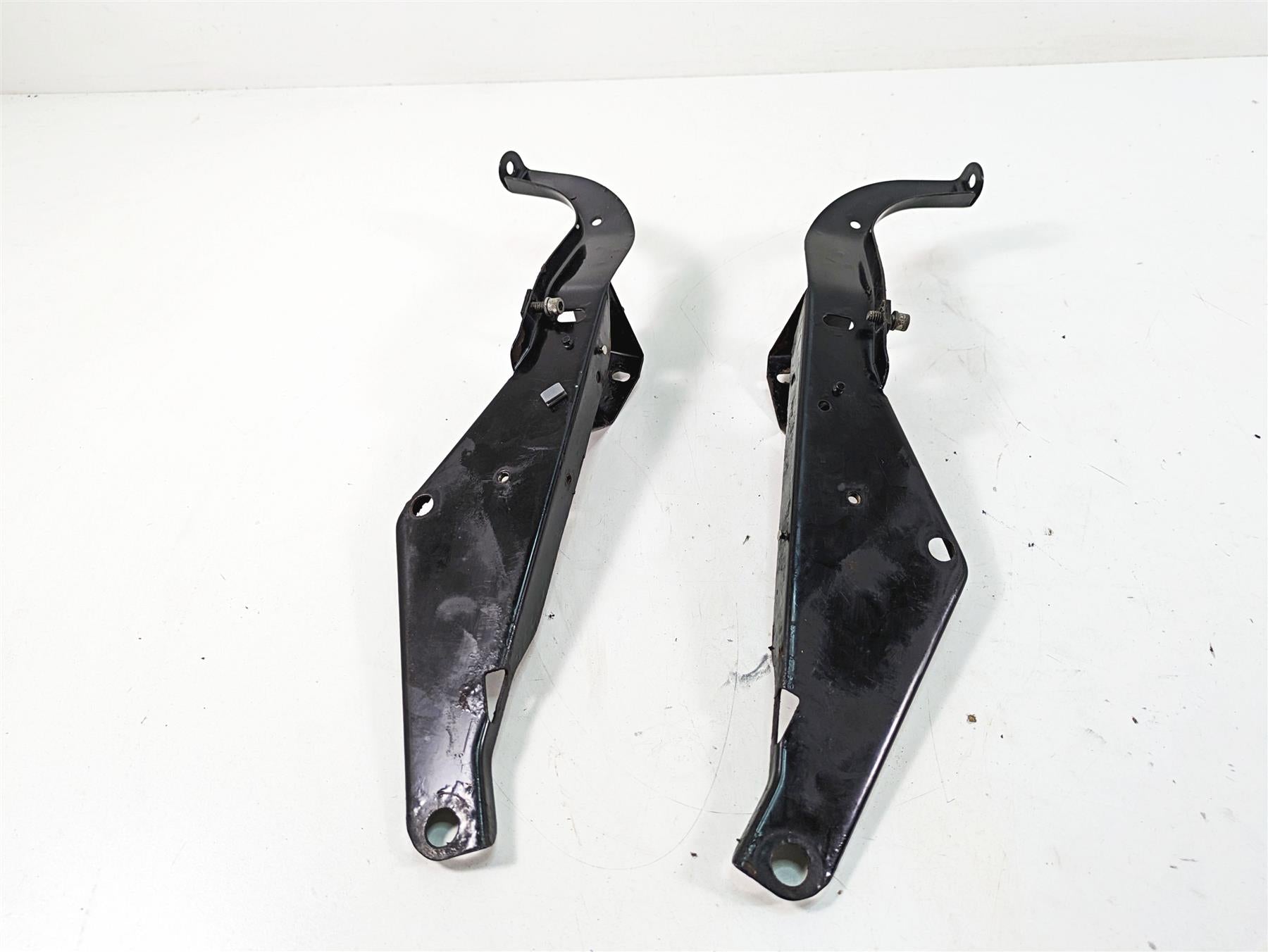 2005 Harley Touring FLHTCUI Electra Glide Front Nose Fairing Mounts Set 58478-96 {{ shop.shopifyCountryName }} - Mototech271