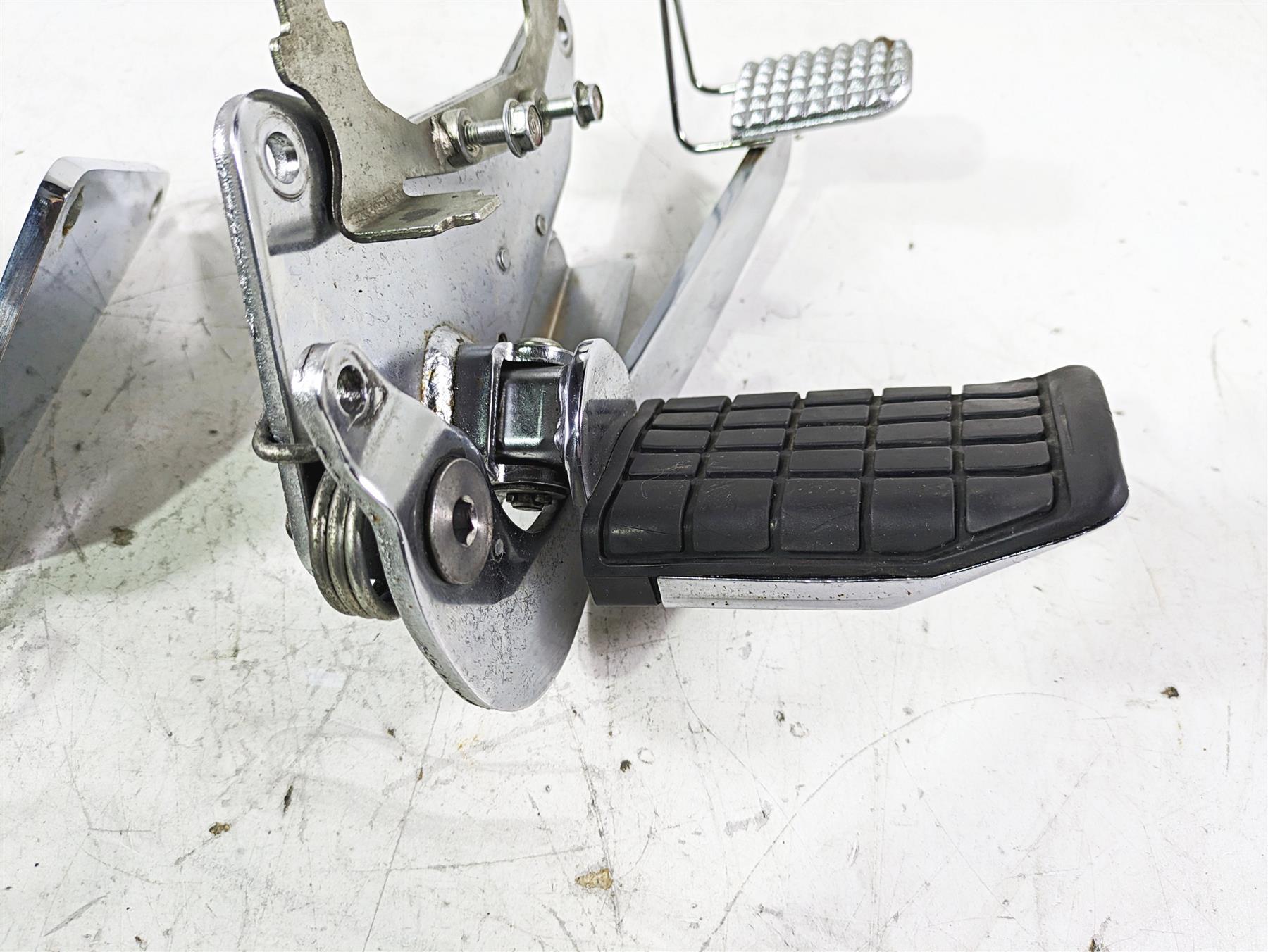1998 Honda GL1500 Valkyrie Tour Front Footpeg Brake Shifter Set 50625-MZ0-000 {{ shop.shopifyCountryName }} - Mototech271