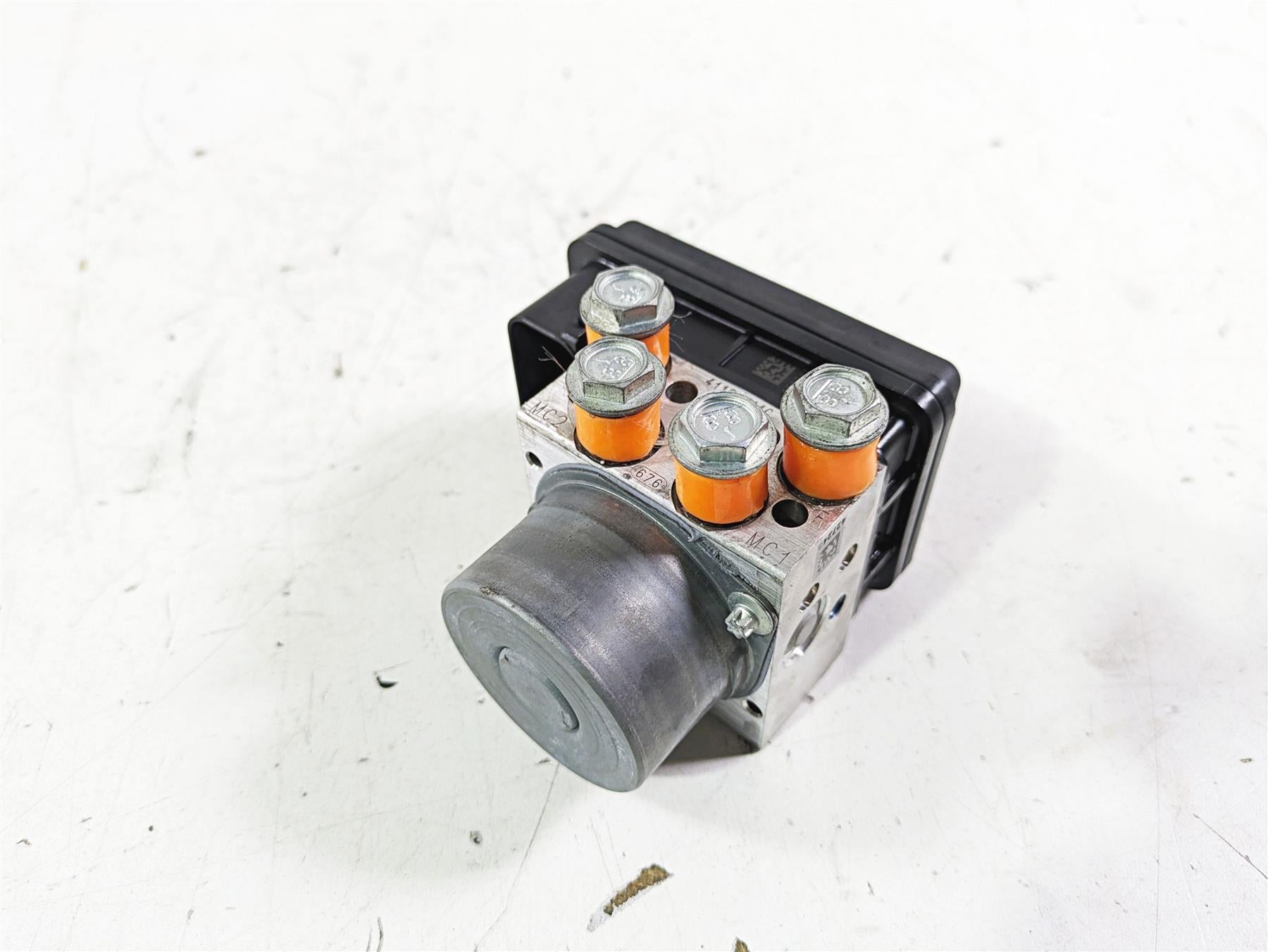 2019 Harley FLHCS Softail Heritage Abs Brake Pump Module Unit 41100044C {{ shop.shopifyCountryName }} - Mototech271