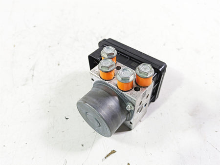 2019 Harley FLHCS Softail Heritage Abs Brake Pump Module Unit 41100044C {{ shop.shopifyCountryName }} - Mototech271
