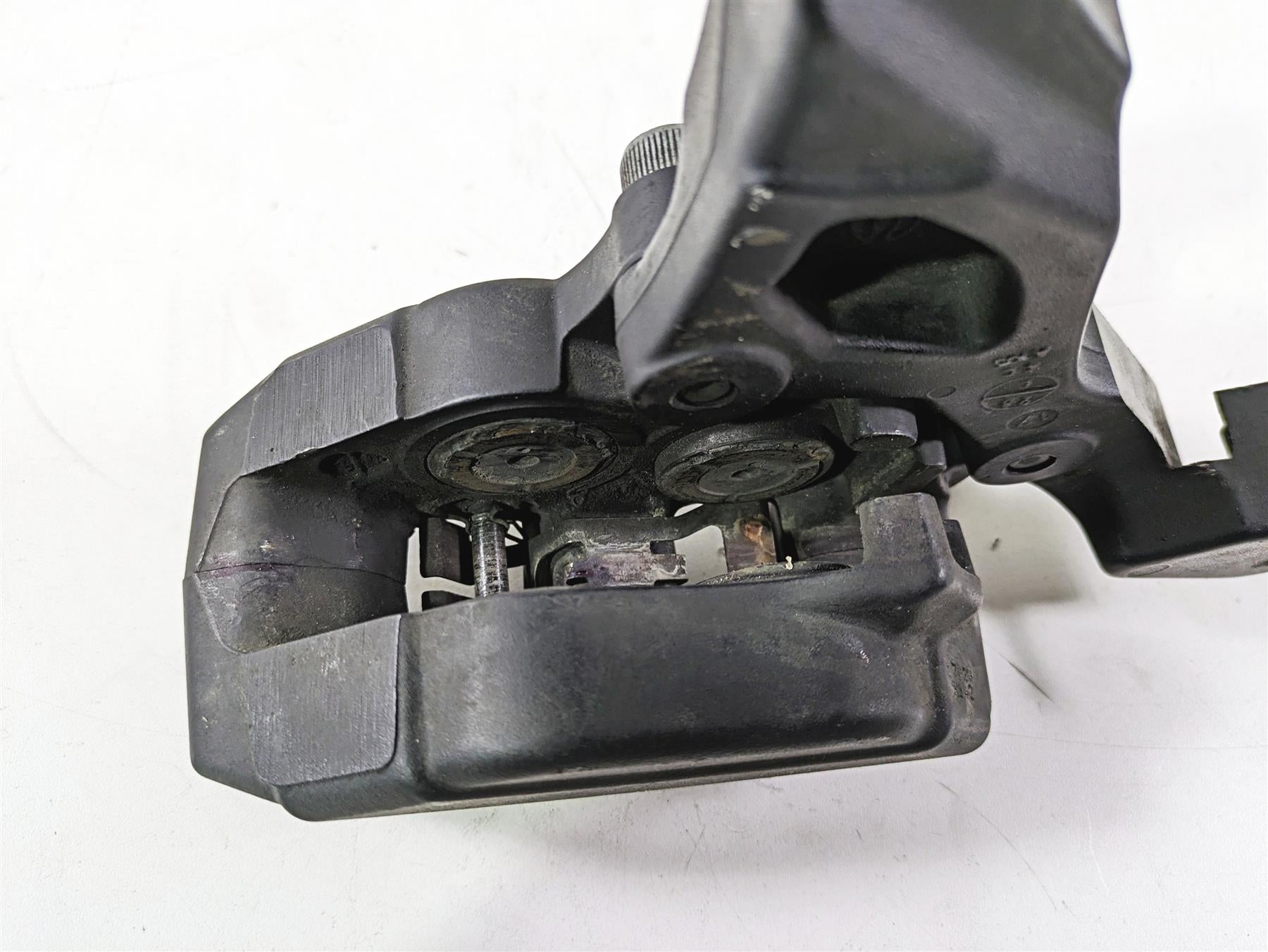 2017 Harley Touring FLTRXS Road Glide Rear Brake Caliper & Bracket 44080-08C {{ shop.shopifyCountryName }} - Mototech271