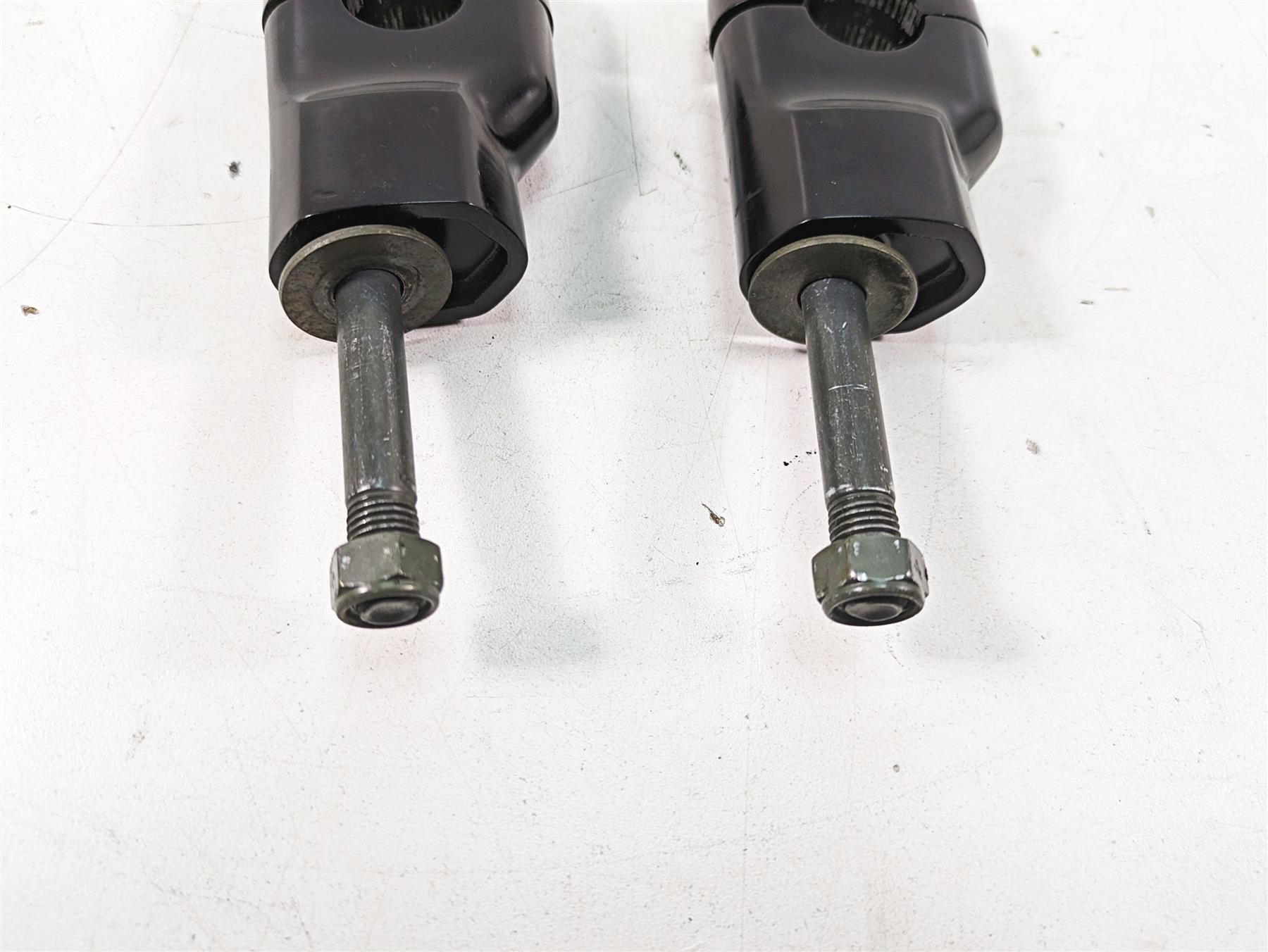 2002 Yamaha FZ1 FZS1000 Fazer Handlebar Riser Holder Set 5LV-23442-01-00 {{ shop.shopifyCountryName }} - Mototech271