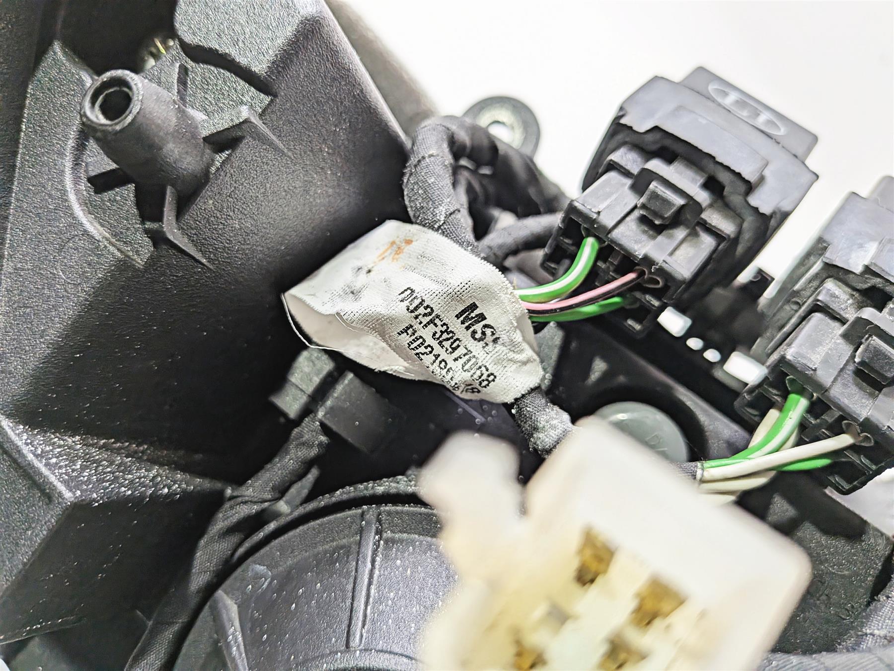 2018 Aprilia RSV4 RR Headlight Head Light Lamp 2D000116 {{ shop.shopifyCountryName }} - Mototech271