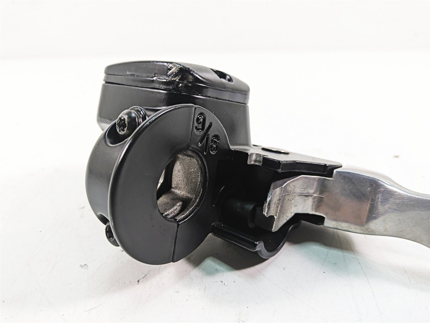 2000 Harley FXSTS Softail Springer Front Brake Master Cylinder 9/16 45019-96F {{ shop.shopifyCountryName }} - Mototech271