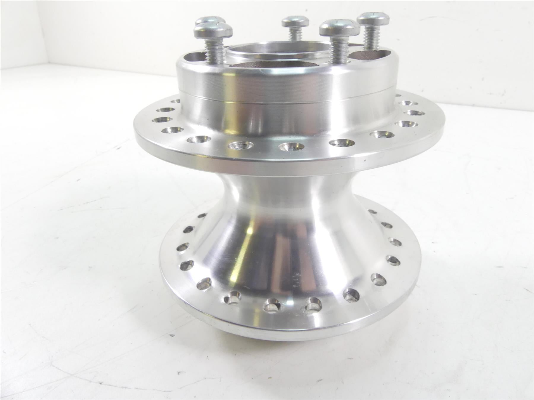 2021 Harley Softail FXBBS 114 Street Bob Front Spoke Wheel Hub 43300565 41426-07 {{ shop.shopifyCountryName }} - Mototech271