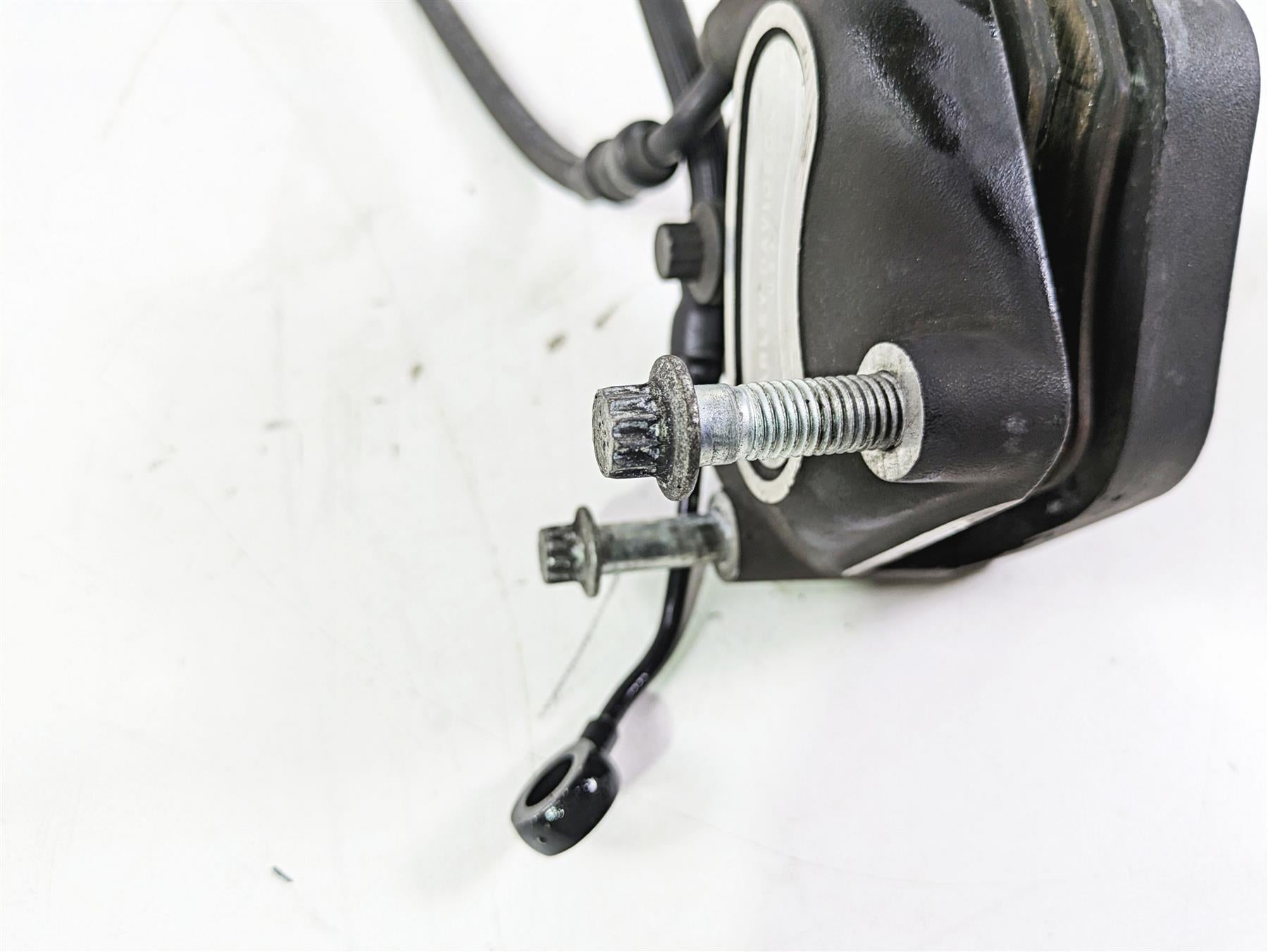2002 Harley Dyna FXDL Low Rider Front Brake Caliper 44046-00D {{ shop.shopifyCountryName }} - Mototech271