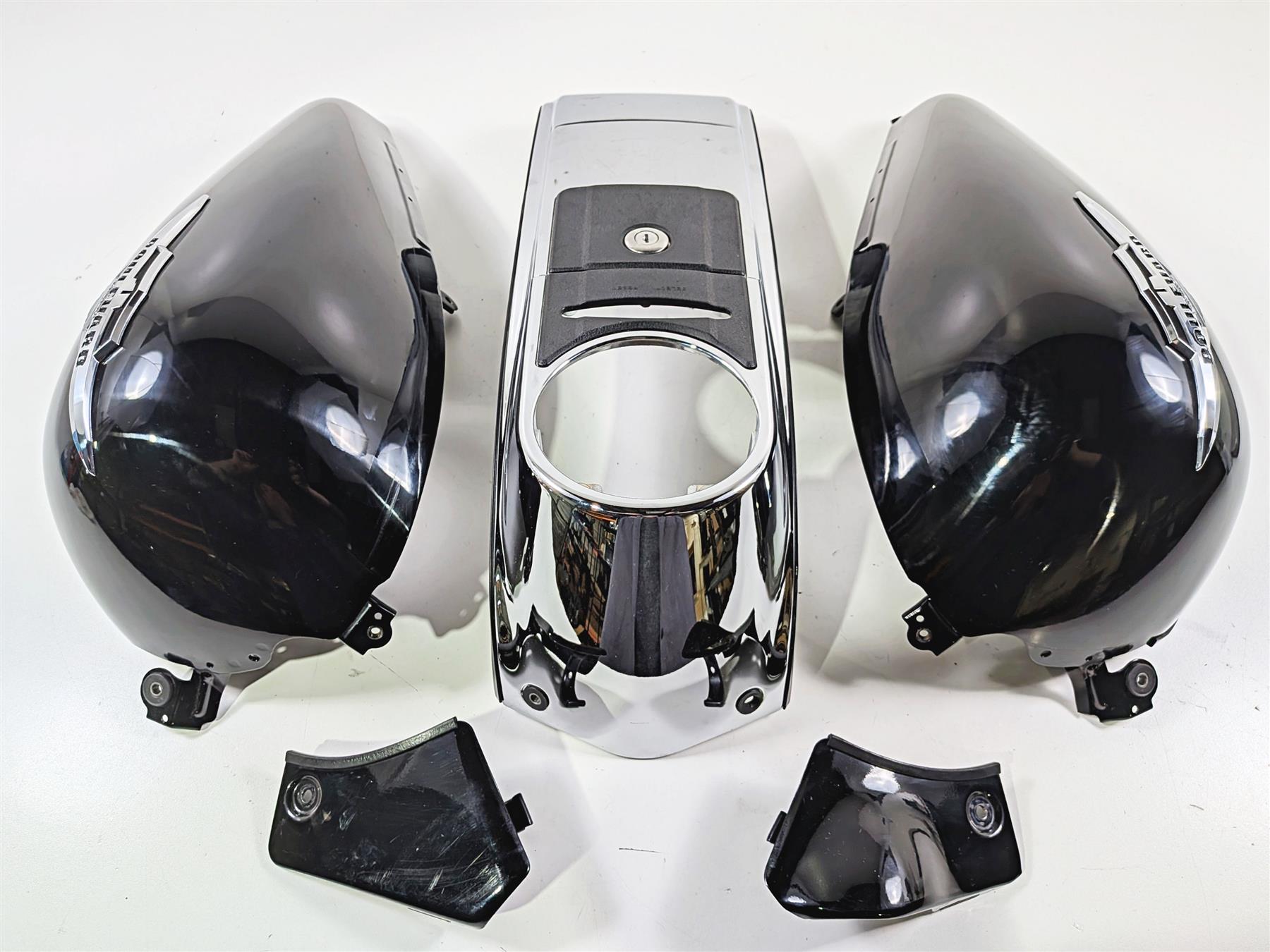 2006 Suzuki C90 VL1500T Boulevard Tank & Center Cover Fairing Set 47800-10F60 {{ shop.shopifyCountryName }} - Mototech271