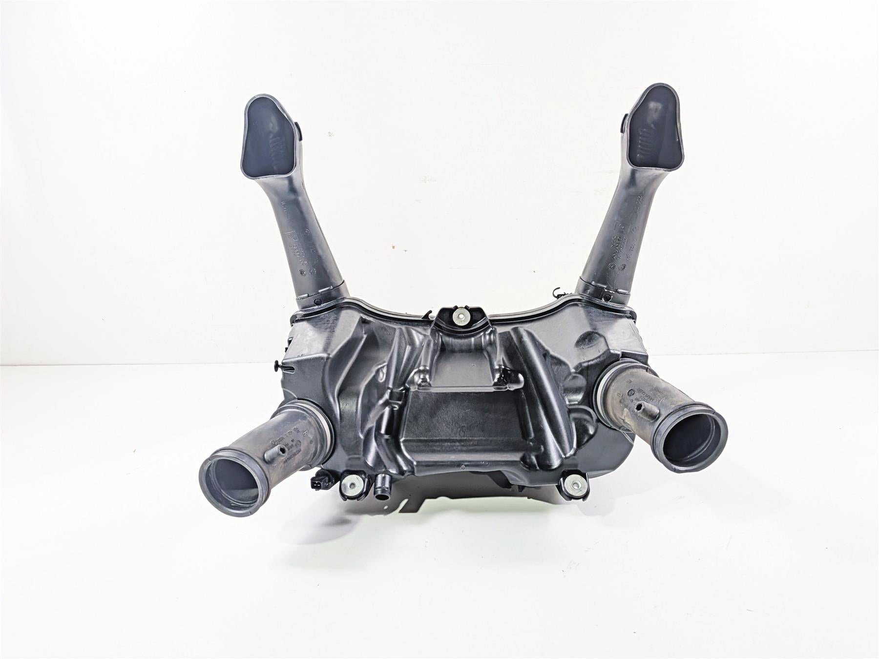 2016 BMW R1200RT RT RTW K52 Air Box Cleaner Breather Inlet Tube Duct 13717726792 {{ shop.shopifyCountryName }} - Mototech271