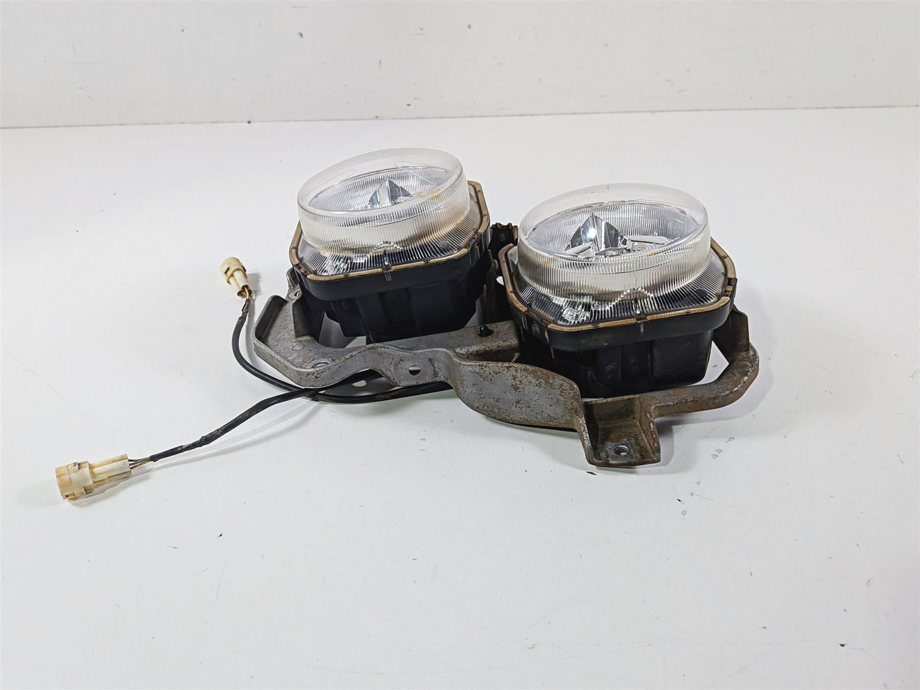 2017 Yamaha YXZ1000R EPS SS Right Headlight Head Lamp - Read 2UD-84300-00-00 {{ shop.shopifyCountryName }} - Mototech271