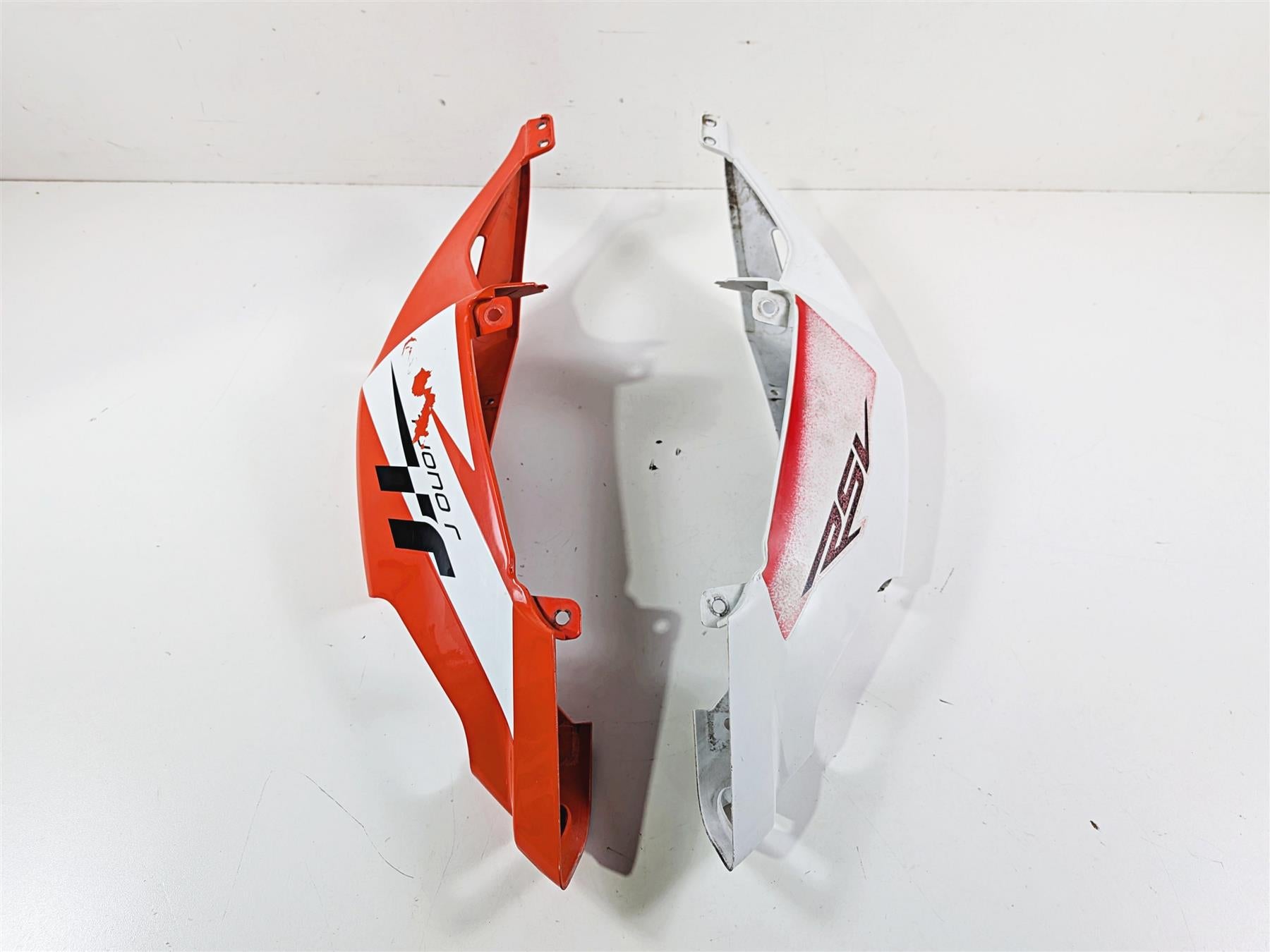 2008 Aprilia RSVR 1000 Factory Tail Side Cover Fairing Set 109722 109723 {{ shop.shopifyCountryName }} - Mototech271