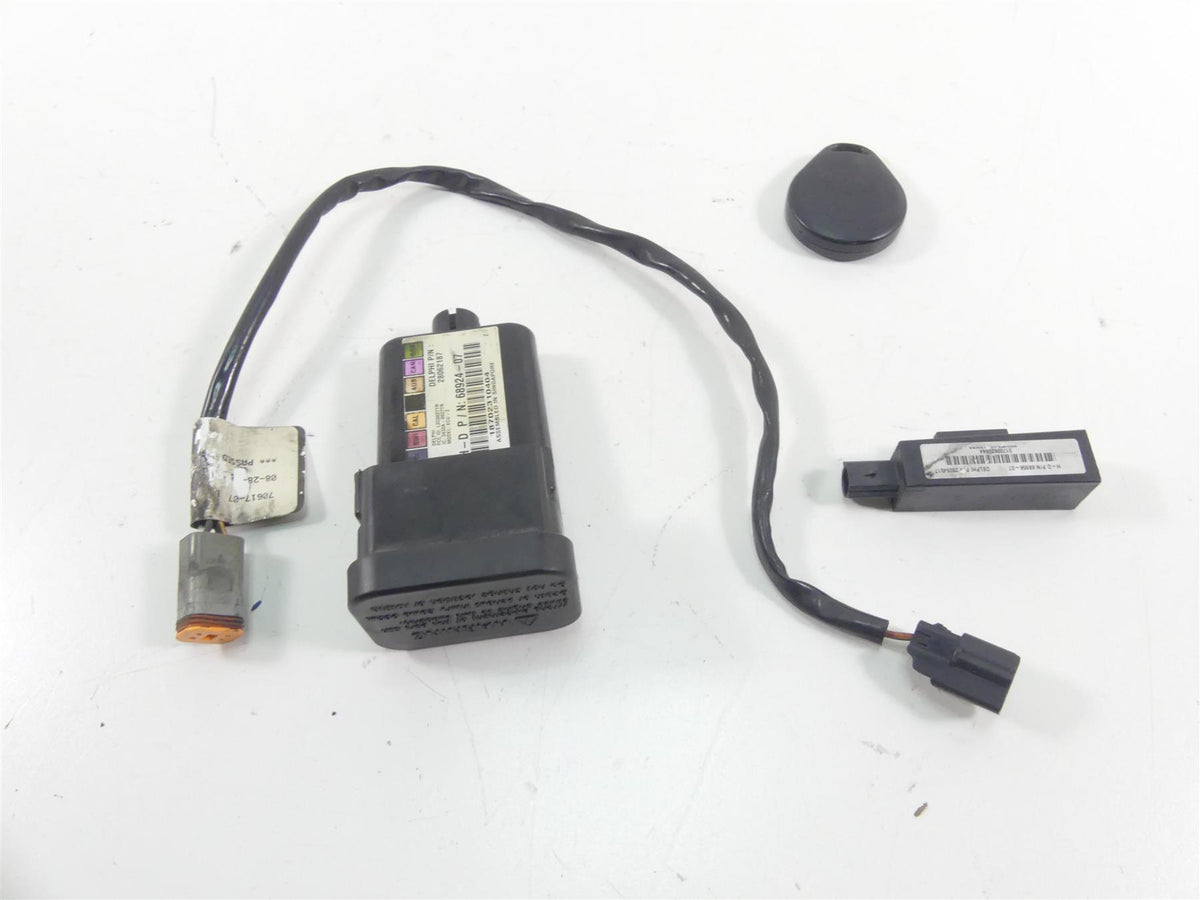 2011 Harley Touring FLTRU Road Glide Tssm Turn Signal Security Module 68924-07 {{ shop.shopifyCountryName }} - Mototech271