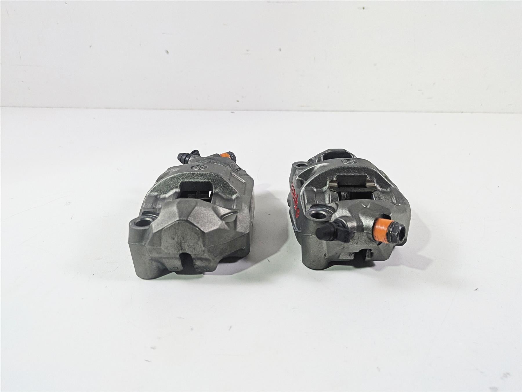 2017 KTM 1290 Super Duke GT Brembo Front Brake Caliper 100mm Set 6131301600158 {{ shop.shopifyCountryName }} - Mototech271
