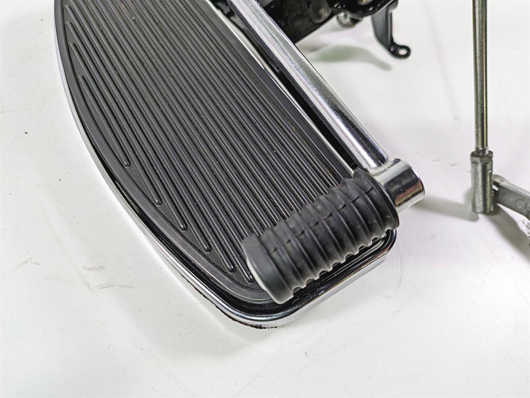 2008 Harley FLSTC Softail Heritage Front Left Floor Board + Shifter Set 33630-07 {{ shop.shopifyCountryName }} - Mototech271