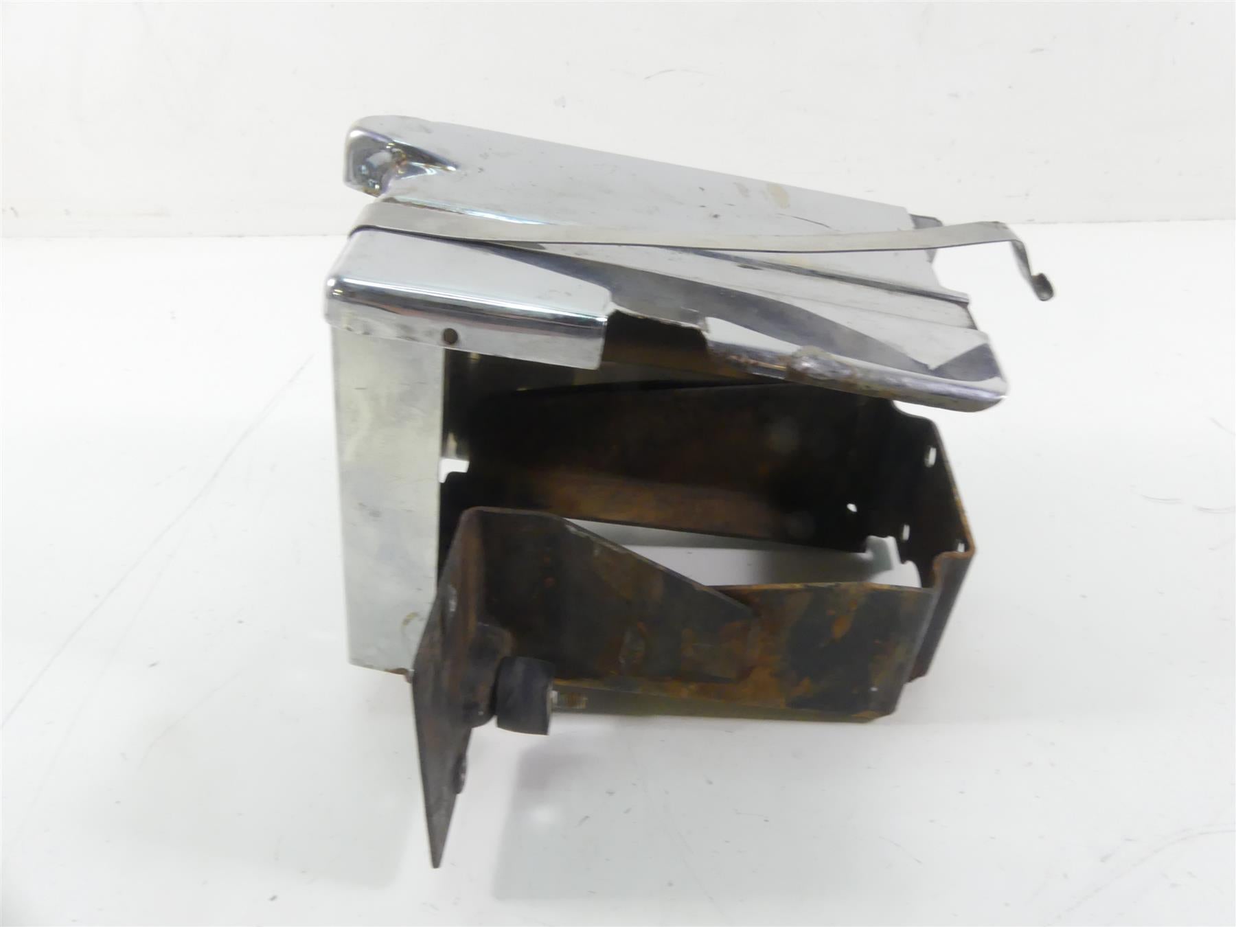 1978 Harley XLH1000 Sportster Ironhead Battery Holder Bracket Cover 66379-67 {{ shop.shopifyCountryName }} - Mototech271