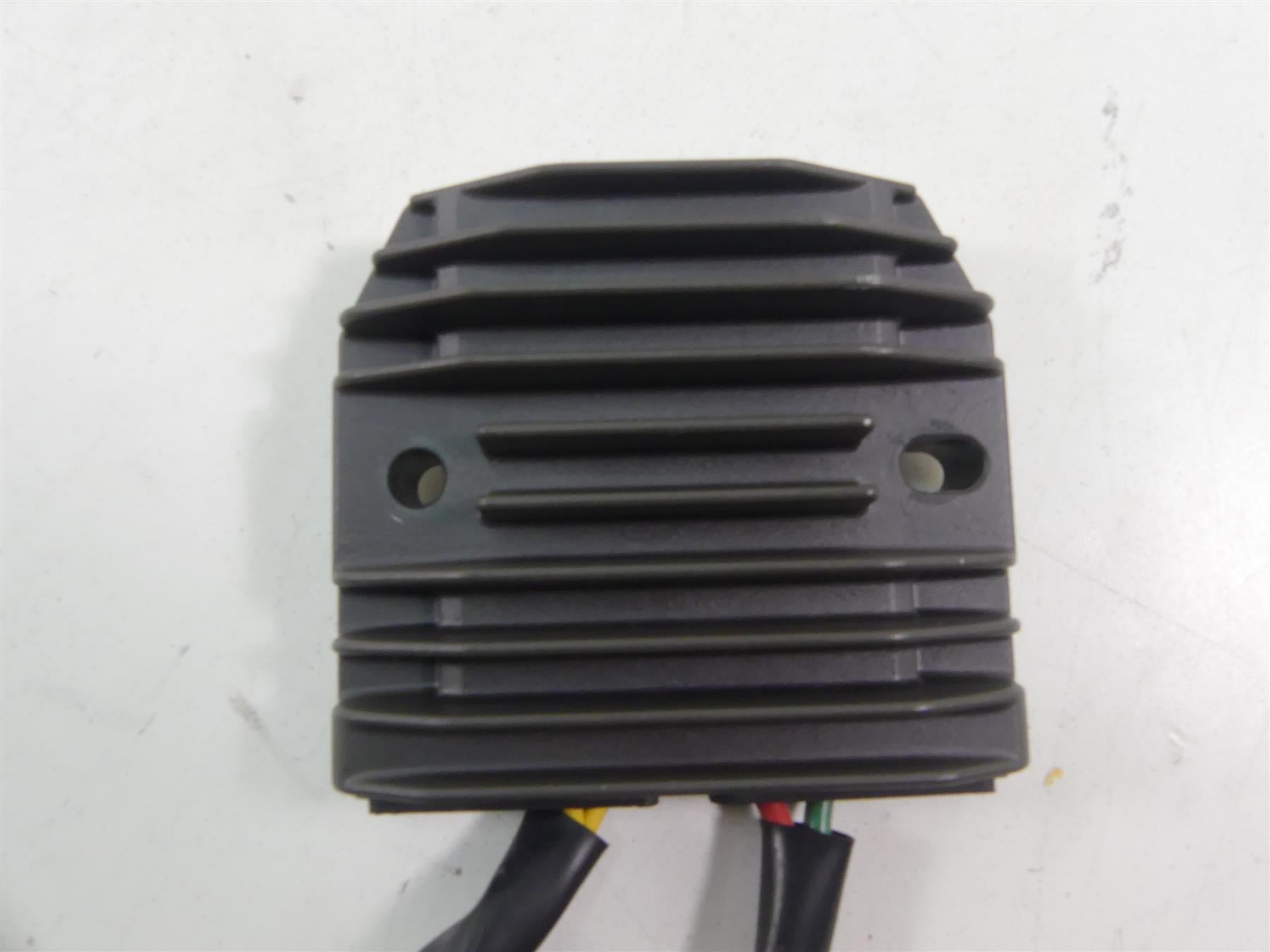 2004 Honda CBR1000RR SC57 Rectifier Voltage Regulator 31600-MEL-013 FH008EB {{ shop.shopifyCountryName }} - Mototech271