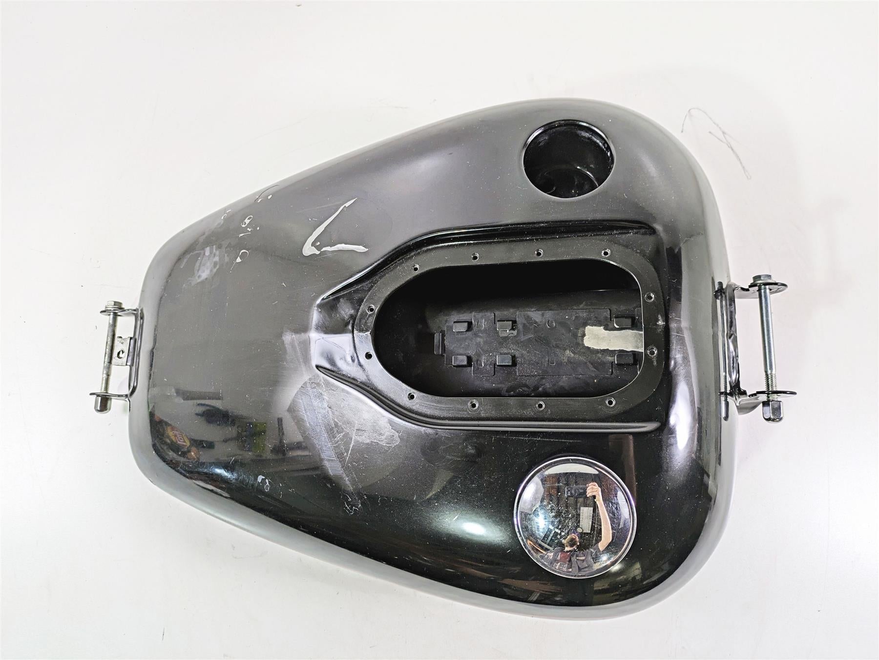 2016 Harley FXDL Dyna Low Rider Fuel Gas Petrol Tank Reservoir