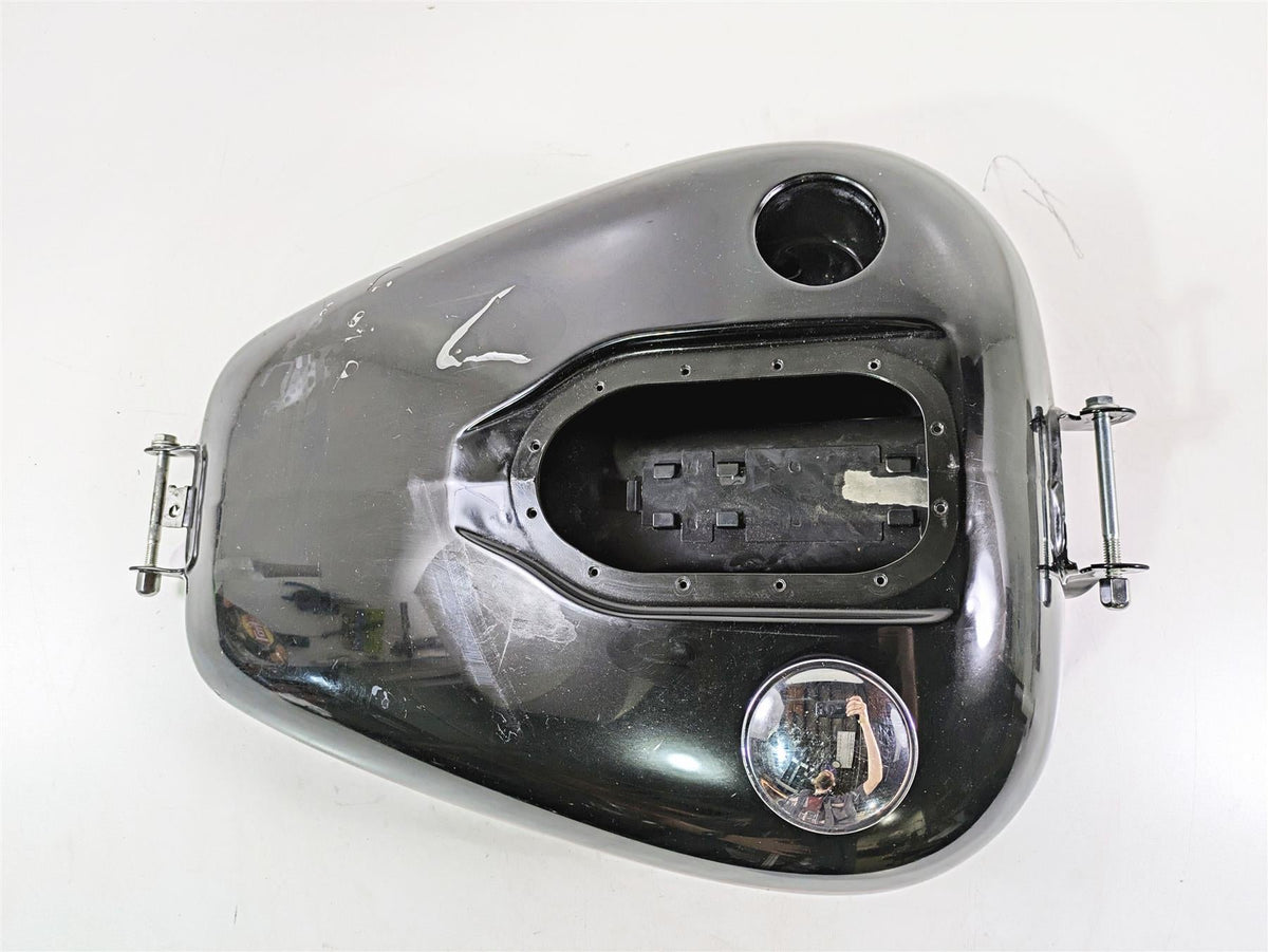 2016 Harley FXDL Dyna Low Rider Fuel Gas Petrol Tank Reservoir - Read 61593-10 {{ shop.shopifyCountryName }} - Mototech271