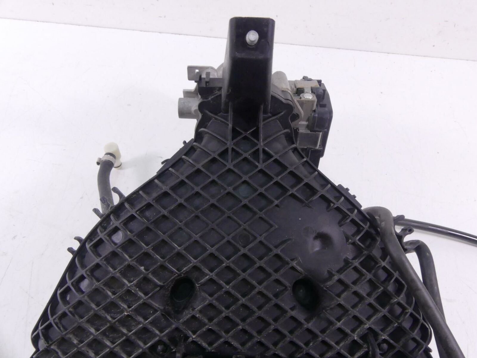 2018 BMW K1600 Bagger Intake Manifold & Throttle Body Fuel Injection 13548564960 {{ shop.shopifyCountryName }} - Mototech271
