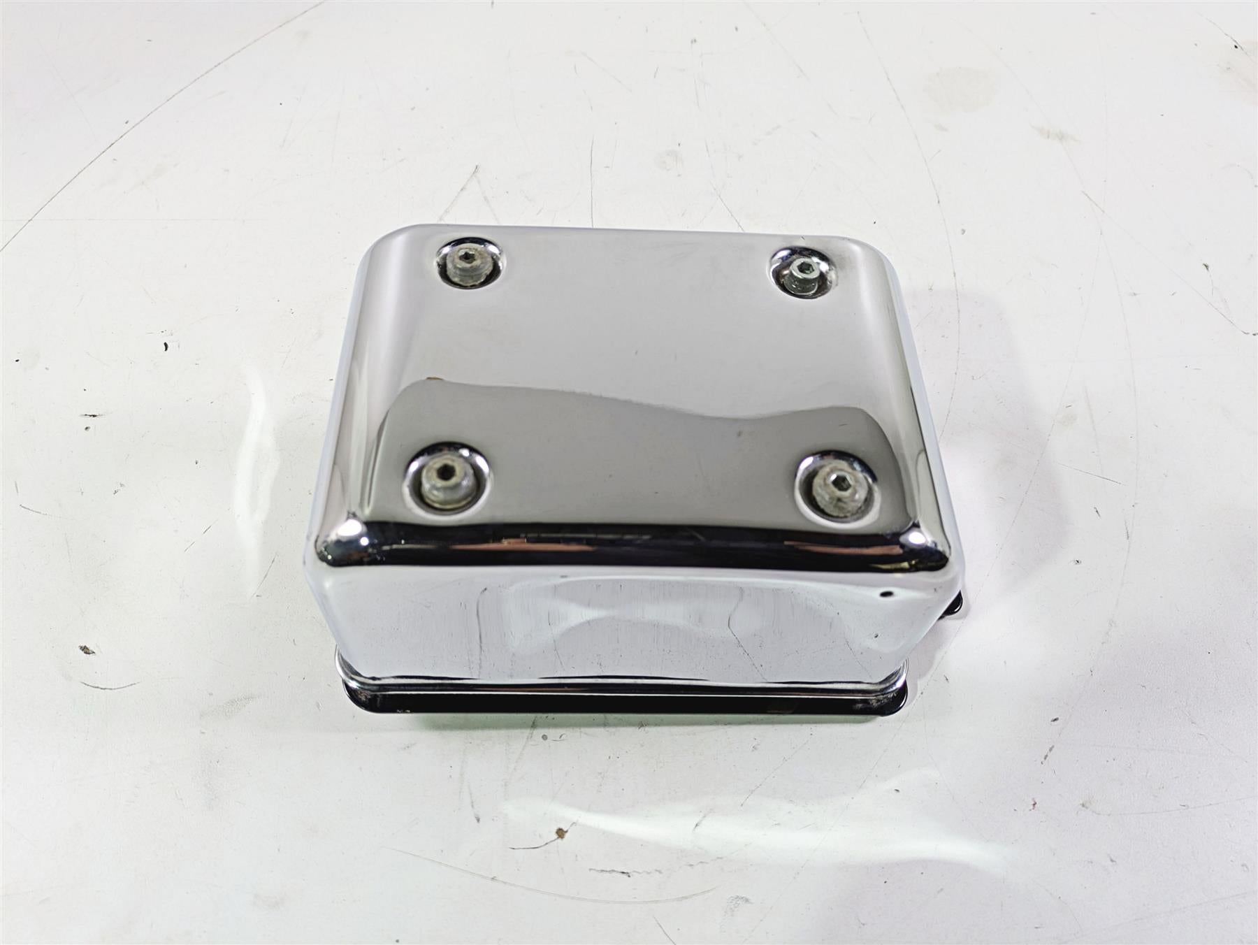 2002 Harley Dyna FXDL Low Rider Electrical Box Carrier & Chrome Cover 66333-99 {{ shop.shopifyCountryName }} - Mototech271