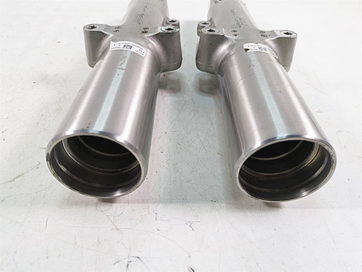 2020 Harley Touring FLHX Street Glide Showa Front Fork Lower Slider Set 45500109 {{ shop.shopifyCountryName }} - Mototech271