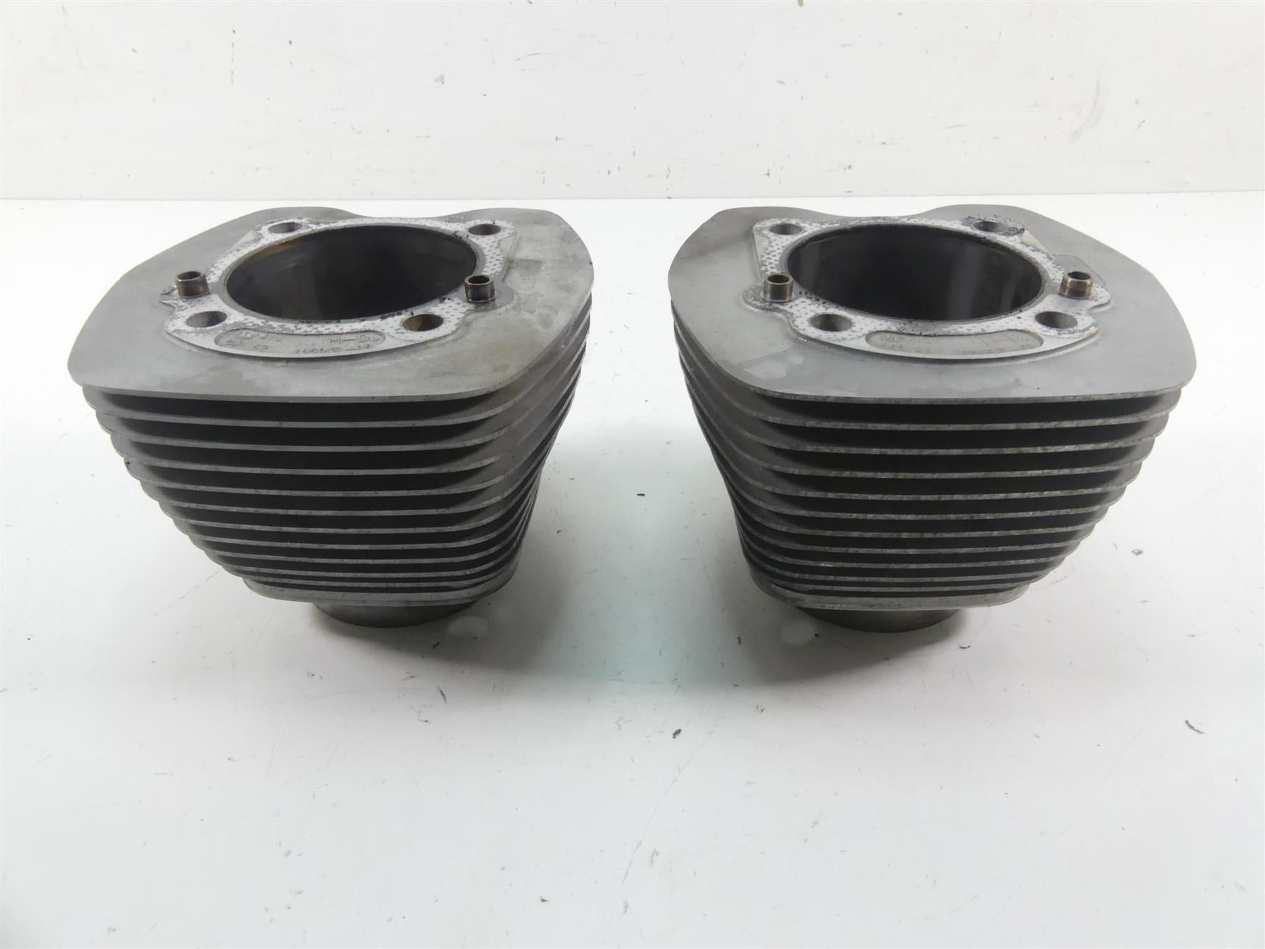 2005 Harley Touring CVO FLHTC SE Electra Glide 103ci Cylinder Jugs 16548-99A {{ shop.shopifyCountryName }} - Mototech271