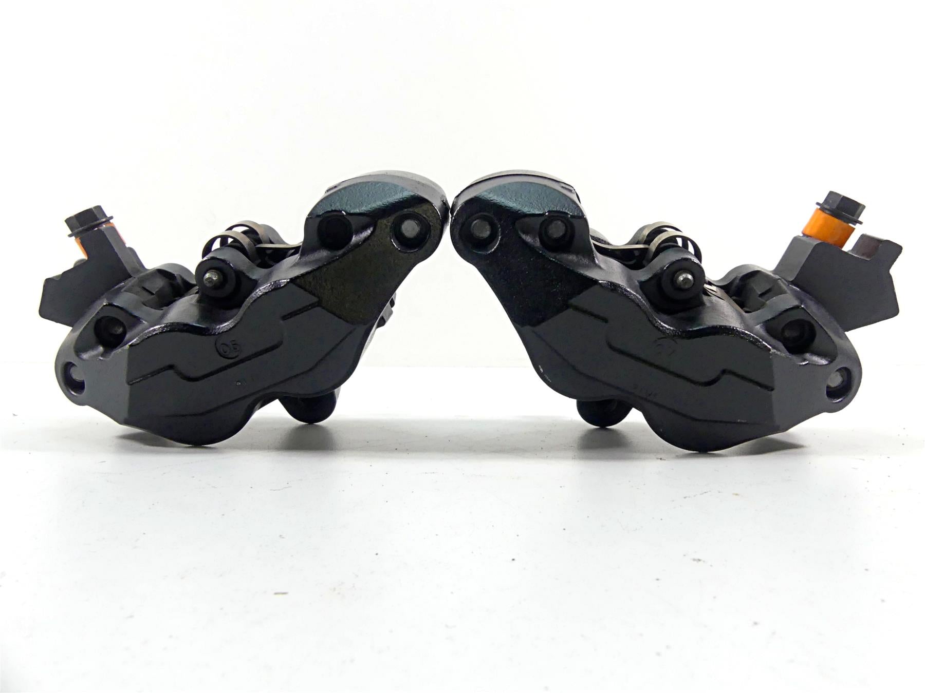 2011 Victory Cross Country Front Brake Caliper Set 1911513 1911512 {{ shop.shopifyCountryName }} - Mototech271