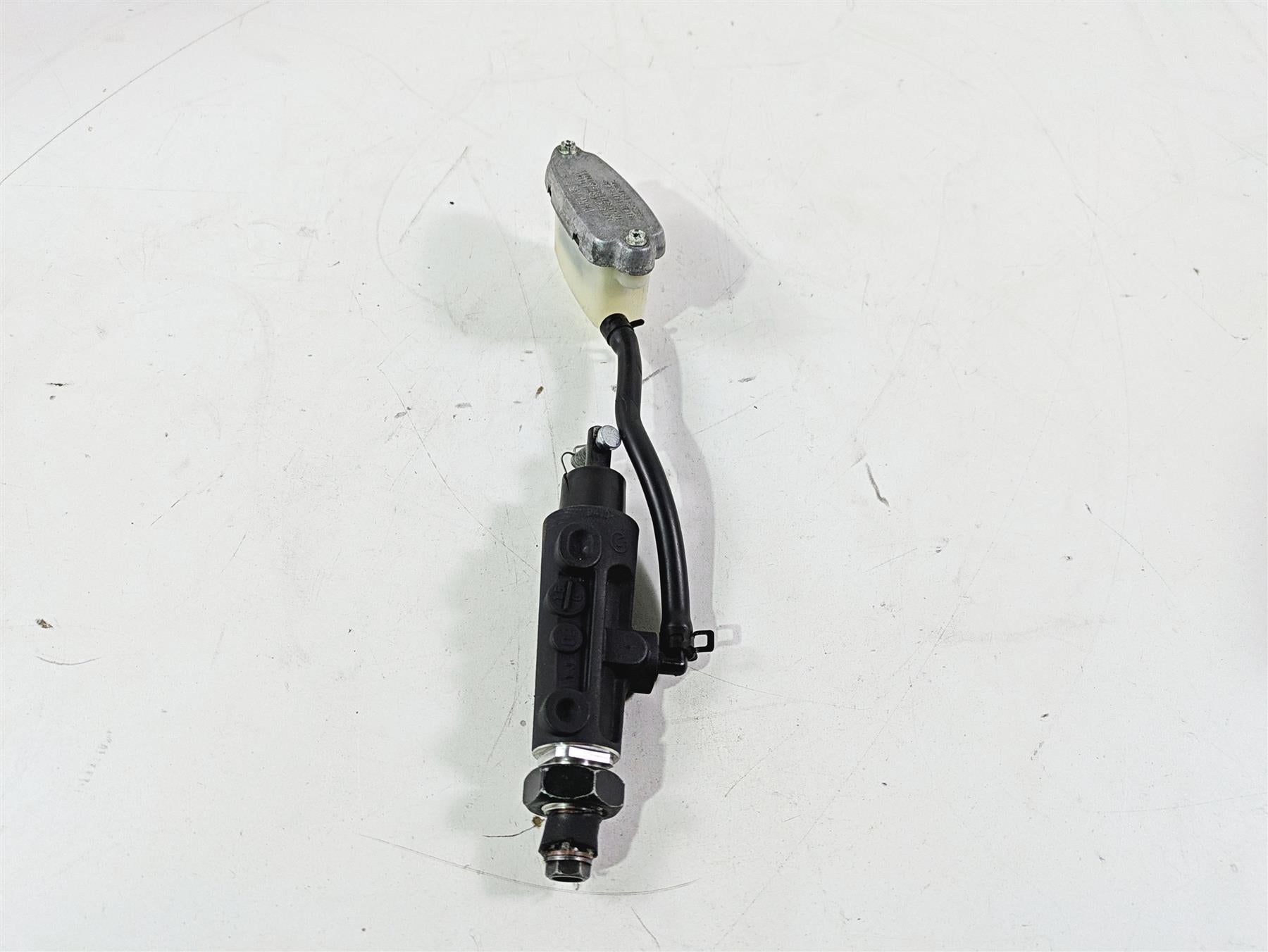 2010 Harley VRSCF Muscle Rod Rear Brake Master Cylinder READ 44740-06A {{ shop.shopifyCountryName }} - Mototech271