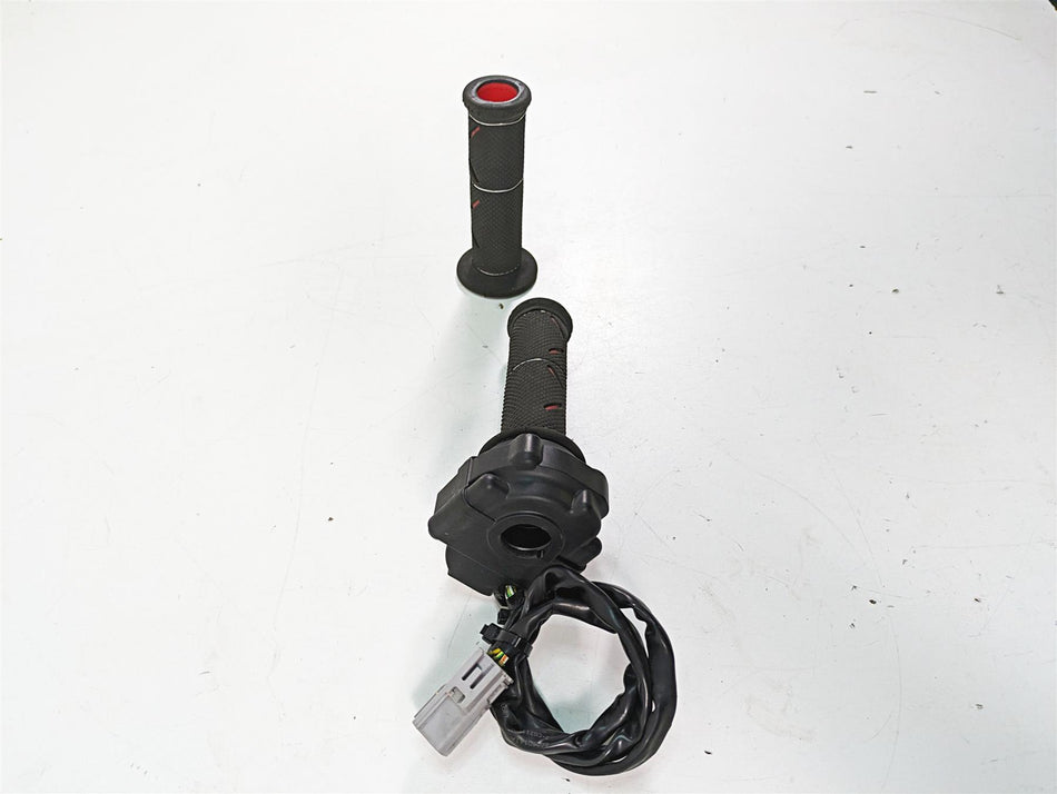 2020 Ducati Hypermotard 950 SP Ride Fly By Wire Throttle Grips -Read 66020141A {{ shop.shopifyCountryName }} - Mototech271