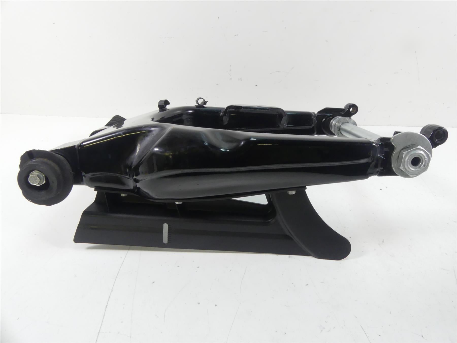 2016 Harley Touring FLTRX Road Glide Swingarm Swing Arm + 25mm Axle 45470-09