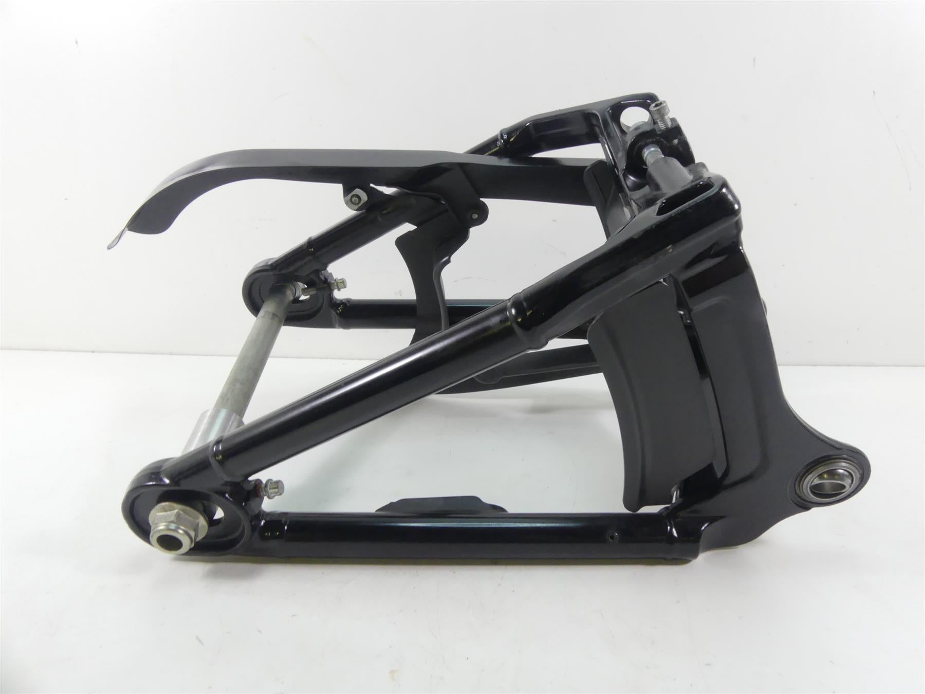 2018 Harley FLHC Softail Heritage Rear Swingarm Swing Arm + Axle 47400099BHP {{ shop.shopifyCountryName }} - Mototech271