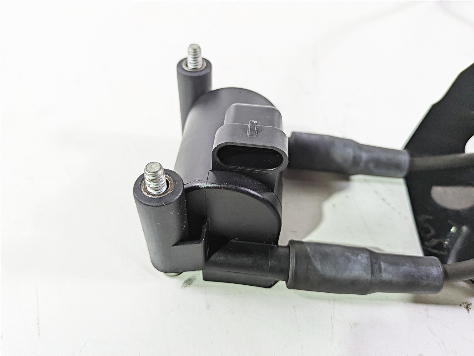 2008 Harley FLSTSB Cross Bones Ignition Coil & Black Cover 31696-07A {{ shop.shopifyCountryName }} - Mototech271