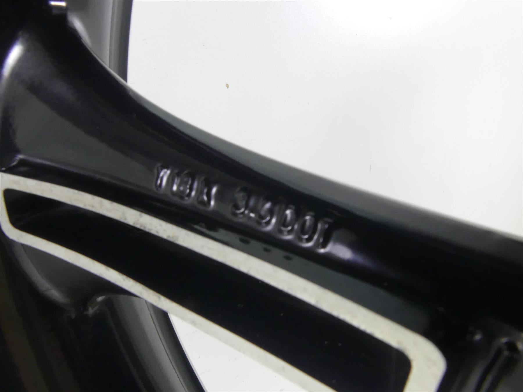 2015 Victory Cross Country Tour 18x3.5 Front Cast Wheel Rim 1521383 {{ shop.shopifyCountryName }} - Mototech271