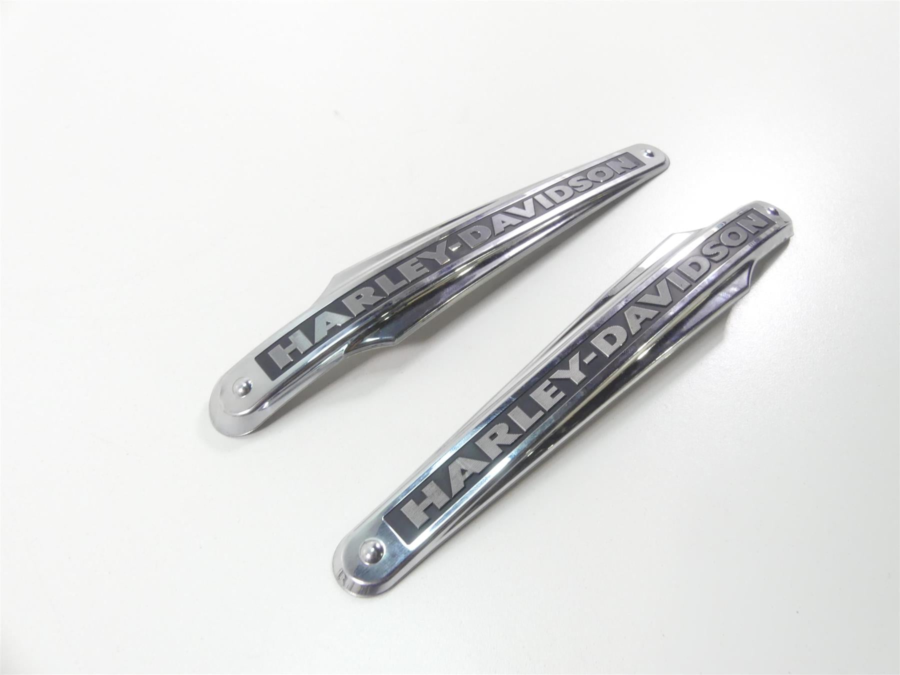 2009 Harley Dyna FXDF SE CVO Fat Bob Tank Emblem Badge Set 62341-09 62342-09 {{ shop.shopifyCountryName }} - Mototech271