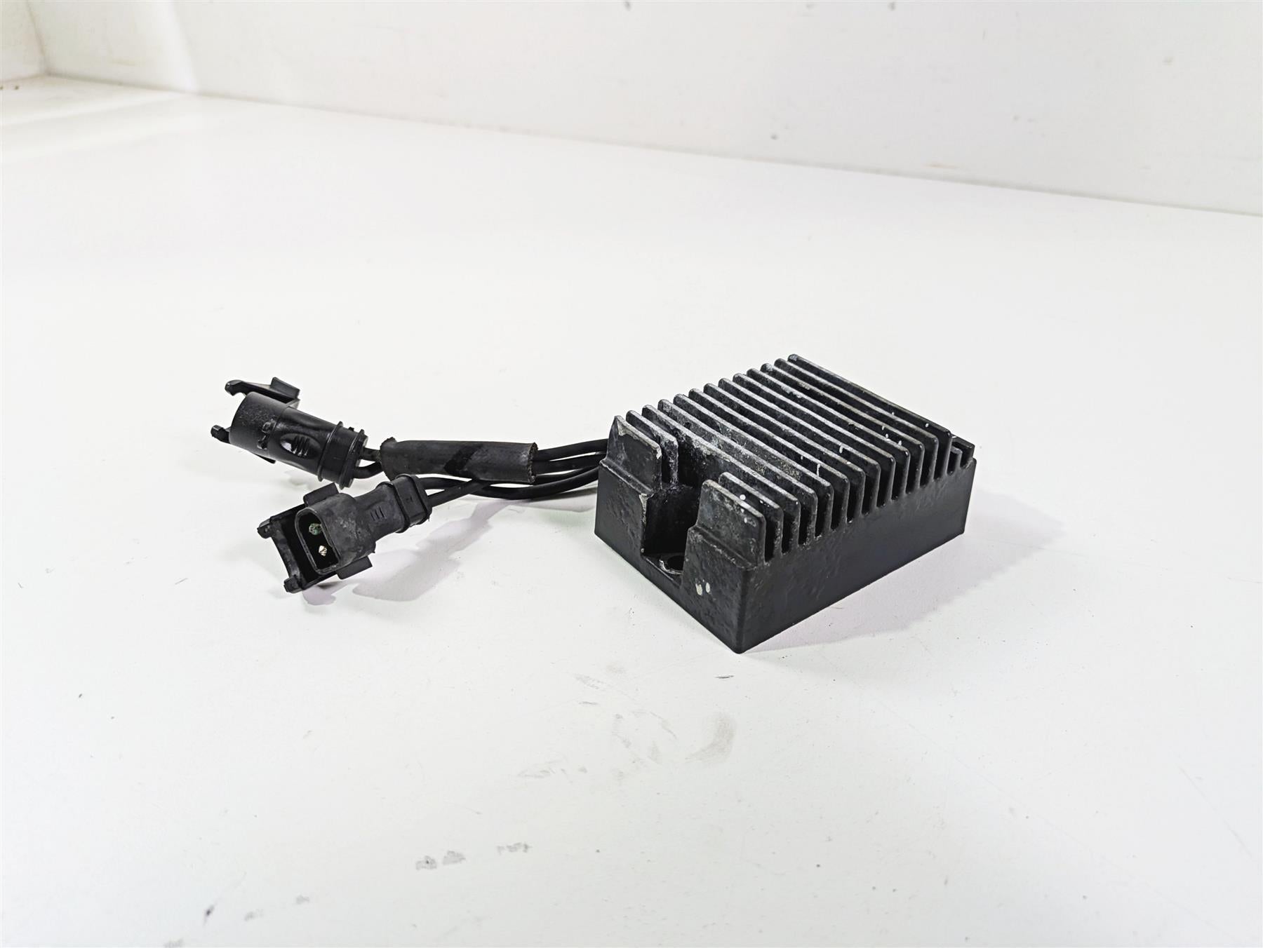 2007 Harley Sportster XL1200 C Rectifier Voltage Regulator 74546-07A {{ shop.shopifyCountryName }} - Mototech271