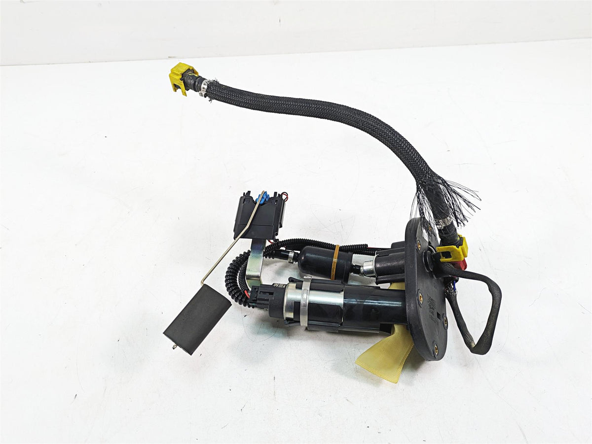 2021 Aprilia RS660 Fuel Gas Petrol Pump + Sending Unit 5k Only - Tested 2D000547 {{ shop.shopifyCountryName }} - Mototech271