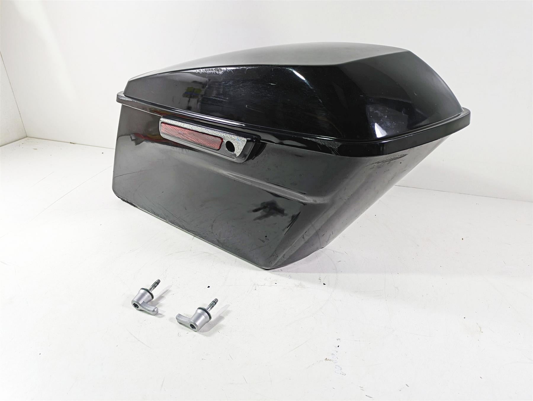 2020 Harley Touring FLHT Electra Glide Right Saddlebag Saddle Bag -Read 90200412 {{ shop.shopifyCountryName }} - Mototech271