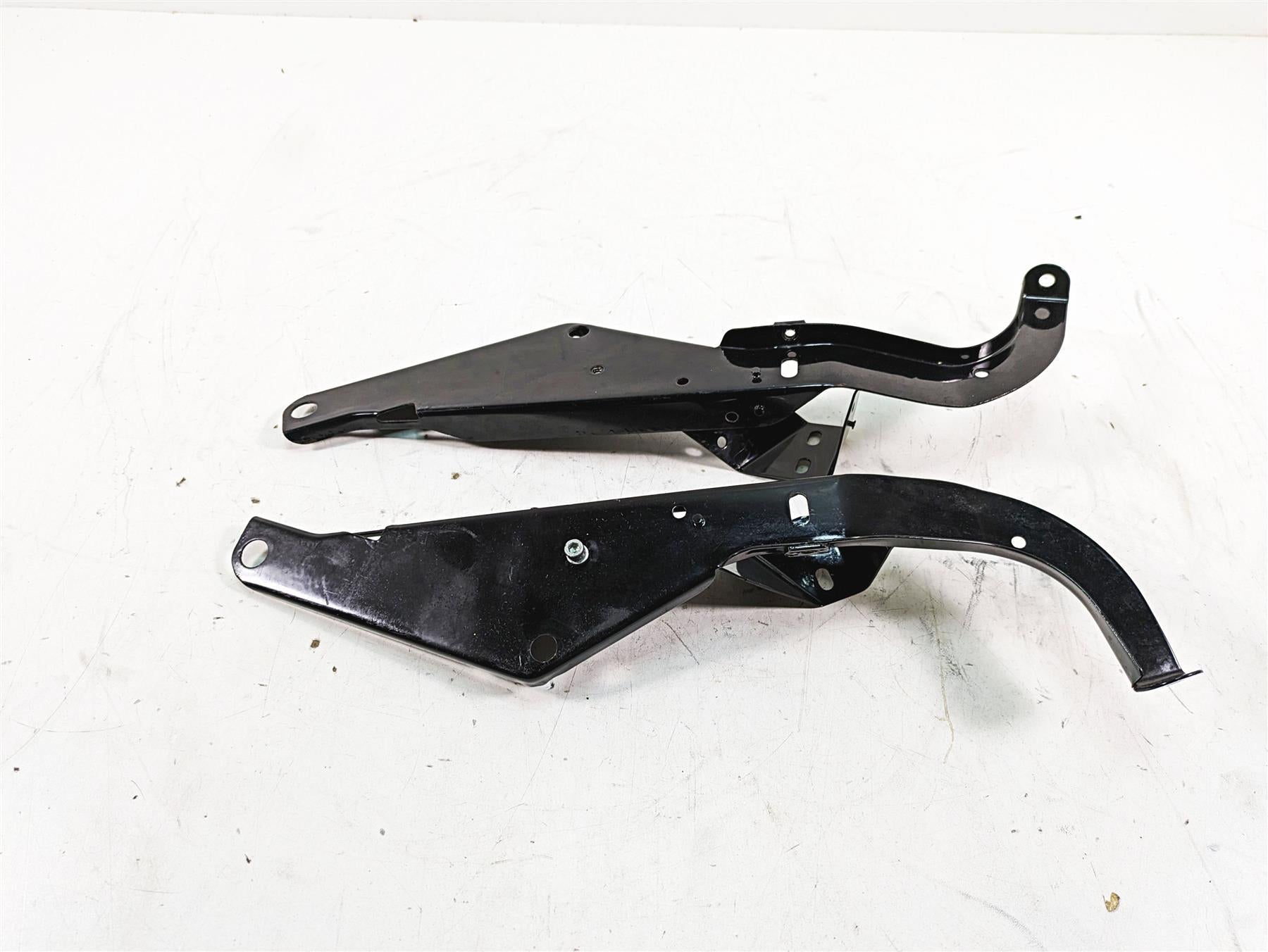 2009 Harley Touring FLHTCU Electra Glide Front Fairing Mount Holder Set 58478-96 | Mototech271
