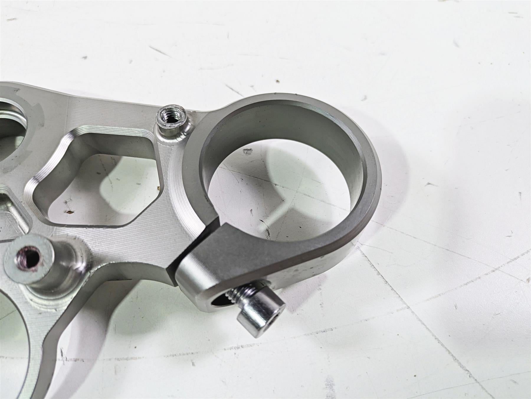 2020 Triumph Daytona 765 Moto2 Upper Triple Tree LIMITED # 424 50mm T2049790 {{ shop.shopifyCountryName }} - Mototech271