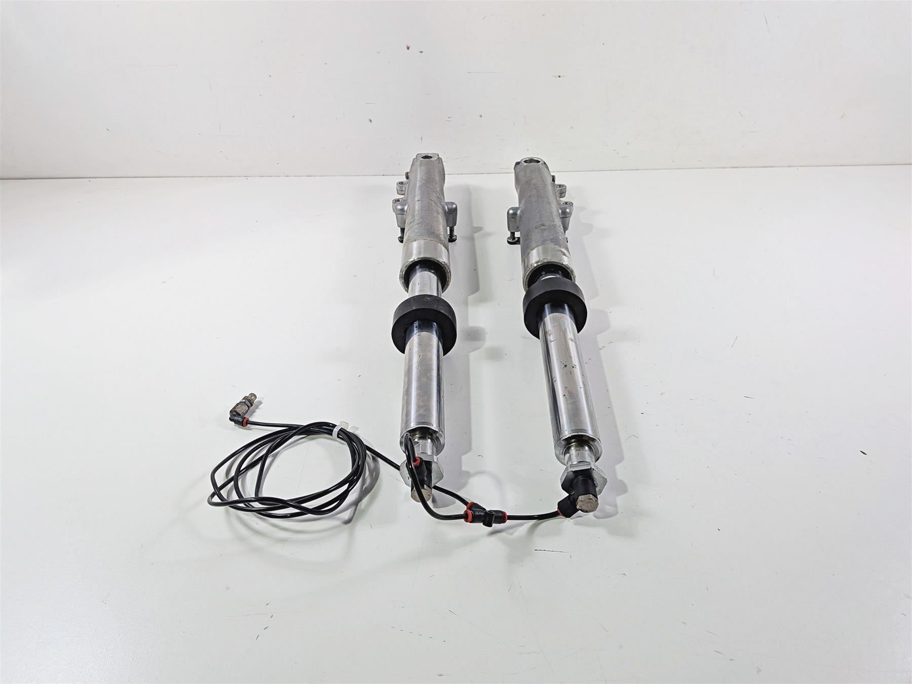 2000 Harley Touring FLHRCI Road King Front Fork Leg Set - Read 46497-00 46495-00 {{ shop.shopifyCountryName }} - Mototech271