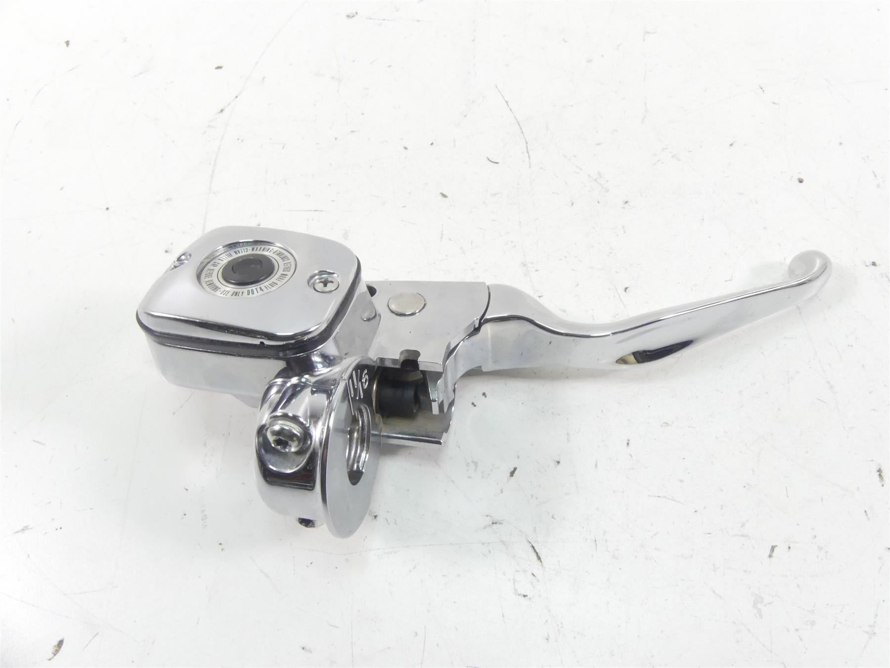 2005 Harley Touring CVO FLHTCSE Electra Glide Front Brake Master Cylind 46431-05