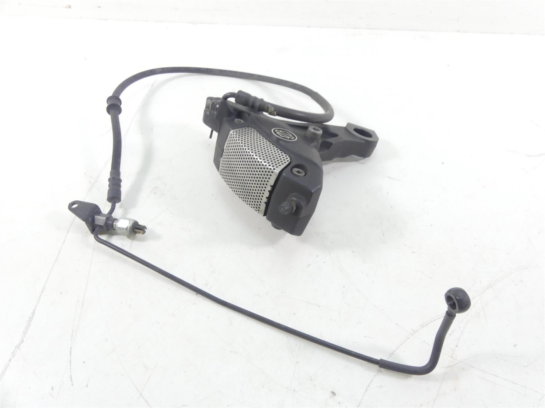 2013 Harley VRSCF Muscle V-Rod Rear Brembo Brake Caliper + Line 43050-08 {{ shop.shopifyCountryName }} - Mototech271