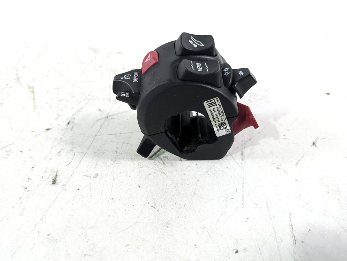 2022 BMW R1250 RT K052 Left Hand Screen Blinker Control Switch 61319829387 {{ shop.shopifyCountryName }} - Mototech271
