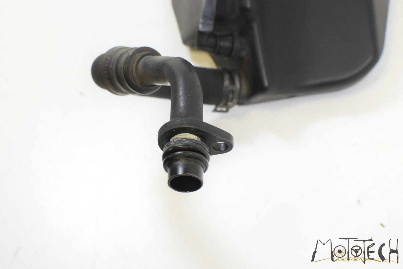 2009 BMW K1300 K1300S K40 Oil Tank Reservoir Assembly 770755101 {{ shop.shopifyCountryName }} - Mototech271