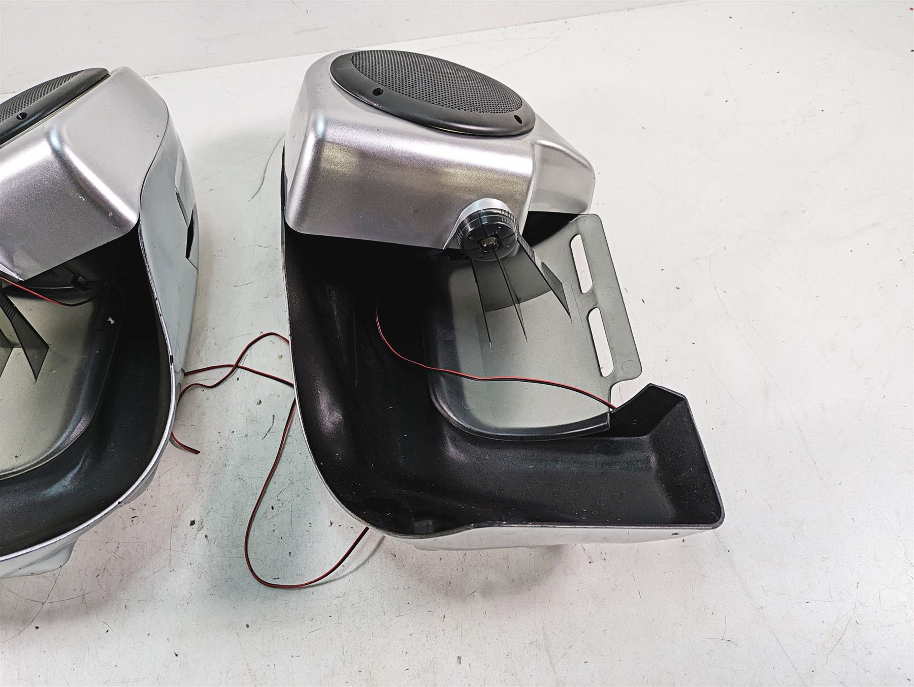 2010 Harley Touring FLHTCU Electra Glide Lower Vented Speaker Fairings Set {{ shop.shopifyCountryName }} - Mototech271