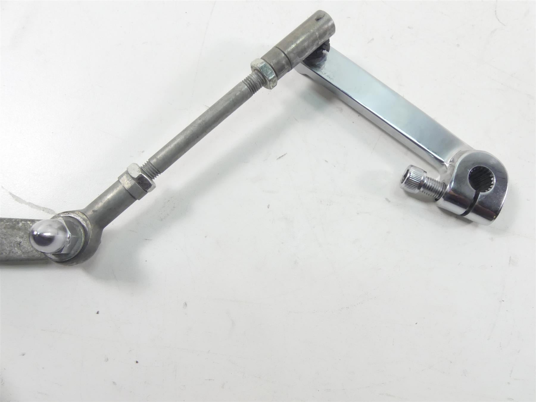 1993 Harley Dyna FXDL Low Rider Left Front Mid Footpeg & Shifter 50639-90 {{ shop.shopifyCountryName }} - Mototech271