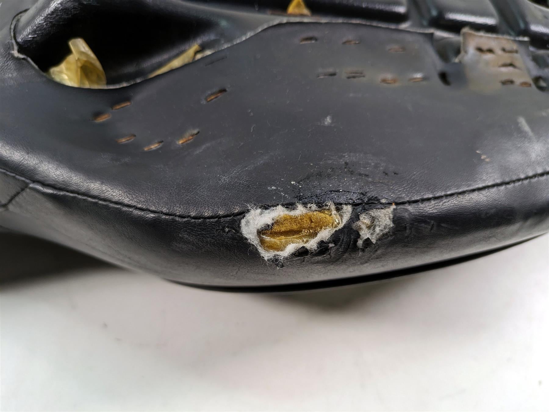 Harley Davidson Dyna Wide Glide Big Twin 88ci Seat Saddle 53079-04 {{ shop.shopifyCountryName }} - Mototech271