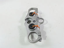 Load image into Gallery viewer, 2009 Yamaha FZ1 FZS10 Fazer Upper Triple Tree Clamp 50mm 2D1-23405-11-00
