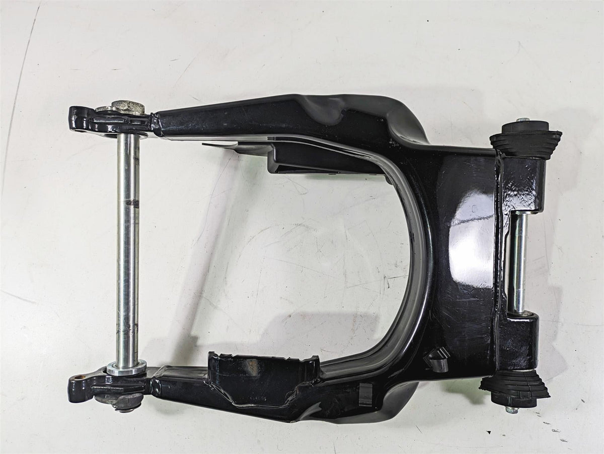 2020 Harley Touring FLHT Electra Glide Swingarm Swing Arm + Axle 47549-09A {{ shop.shopifyCountryName }} - Mototech271